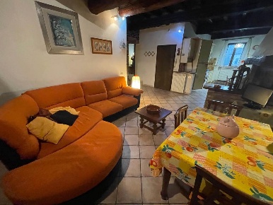 Foto Appartamento a Monticiano Centro di 106 m² con 4 locali in vendita