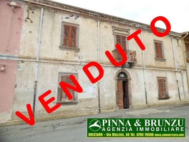 Foto Villa unifamiliare in VIA UMBERTO 46, Narbolia di 350 m² con 10 locali