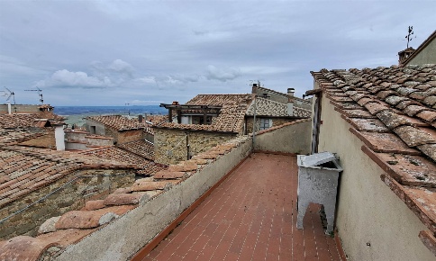 Foto Appartamento a Chianni Centro di 120 m² con 3 locali in vendita