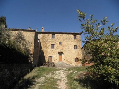 Foto Appartamento a Chianni Centro di 280 m² con 10 locali in vendita