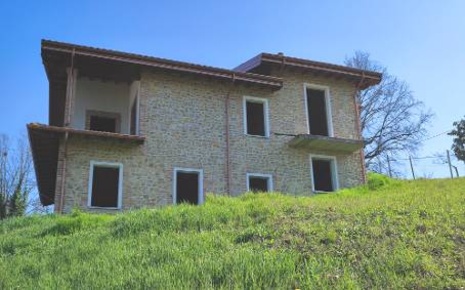 Foto Villa unifamiliare a Canneto Pavese Canneto di 340 m² con 11 locali