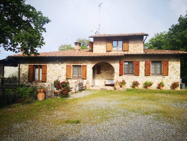 Foto Villa unifamiliare a Radda in Chianti di 330 m² con 12 locali