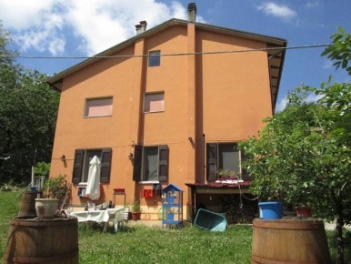 Foto Appartamento in via burzanella chiesa 29, Camugnano di 80 m²