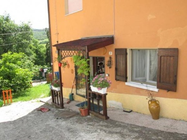 Foto Appartamento in via burzanella chiesa 29, Camugnano di 80 m²