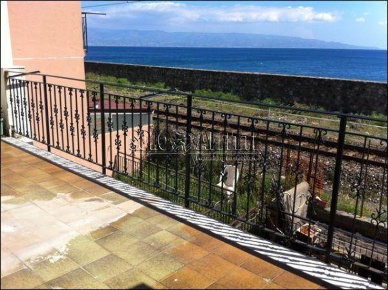 Foto Appartamento a Scaletta Zanclea Giampilieri di 80 m² con 2 locali