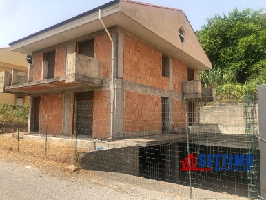 Foto Villa unifamiliare a Savoca Rina di 360 m² in vendita