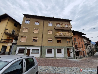 Foto Appartamento in Via G. Marconi, Cedegolo di 100 m² con 4 locali