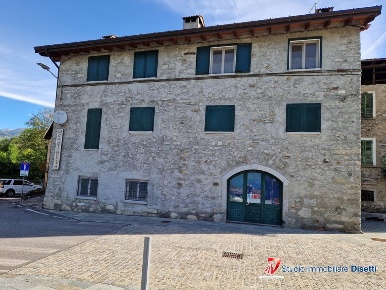 Foto Villa unifamiliare in Piazza Cauzzi, Sonico Rino di 530 m² in vendita
