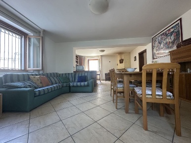Foto Appartamento in Località Pluvicciano, Canzano di 80 m² con 3 locali