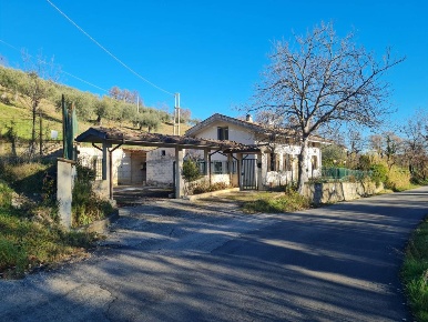 Foto Villa unifamiliare in C.da brigantello, Civitella Casanova di 159 m²