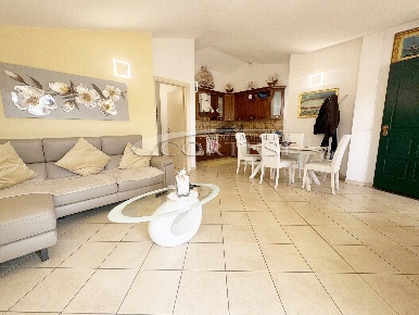 Foto Appartamento a Monte Porzio di 85 m² con 5 locali in vendita