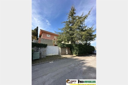 Foto Villa unifamiliare in Via Umberto Maddalena, Palermo Poggio Ridente