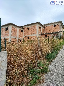 Foto Villa unifamiliare in STRADA ESTERNA CAMPOBASSO, Busso di 300 m²