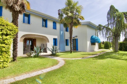 Foto Villa unifamiliare a Castelbaldo di 286 m² con 6 locali in vendita