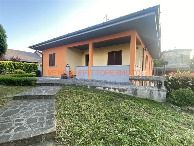 Foto Villa unifamiliare in via torre, Torre Pallavicina Torre di 350 m²