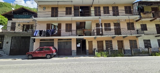 Foto Appartamento in VIA SAN DONATO, Locana Centro di 125 m² con 5 locali