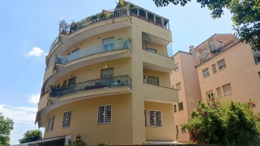 Foto Appartamento a Roma di 100 m² con 4 locali in vendita