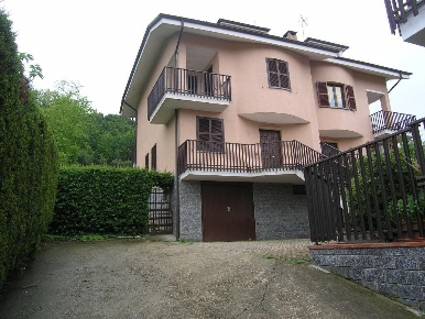 Foto Villa bifamiliare in via valcastellana, Portacomaro Centro di 150 m²