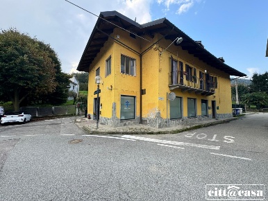 Foto Appartamento a San Sebastiano da Po Centro di 100 m² con 3 locali