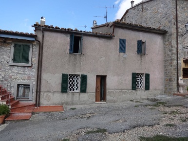 Foto Appartamento a Castell'Azzara di 130 m² con 7 locali in vendita