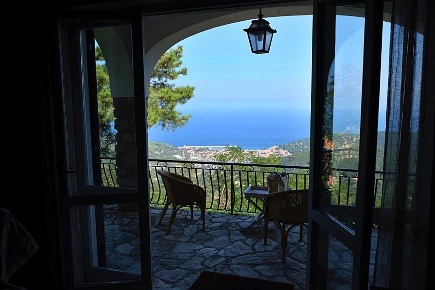 Foto Villa unifamiliare a Marciana Marina Centro di 135 m² con 6 locali