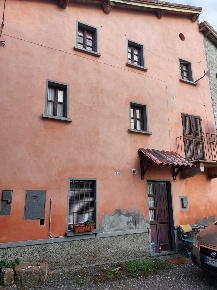 Foto Casa indipendente a Montù Beccaria Centro di 87 m² con 5 locali