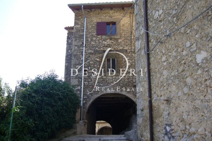 Foto Appartamento a Petrella Salto Centro di 180 m² con 8 locali in vendita