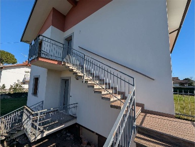 Foto Appartamento in Via Pertini Snc, Capriva del Friuli di 97 m²