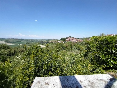 Foto Villa unifamiliare a Lu e Cuccaro Monferrato di 320 m² con 11 locali