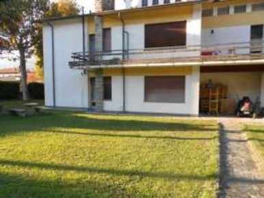 Foto Appartamento a Cuvio di 130 m² con 5 locali in vendita