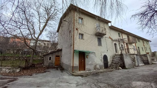 Foto Appartamento a Ateleta di 140 m² con 6 locali in vendita