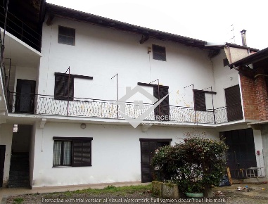 Foto Appartamento a Cavaglio d'Agogna di 300 m² con 9 locali in vendita