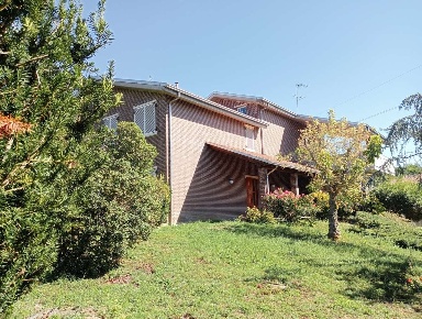 Foto Villa unifamiliare a Castelletto Monferrato di 350 m² con 11 locali