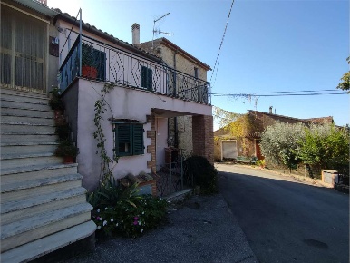 Foto Appartamento in via caselle, Montecchio di 89 m² con 4 locali