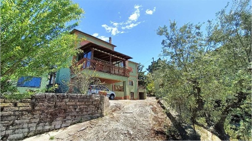 Foto Villa unifamiliare in vocabolo giardino 1, Alviano Centro di 400 m²