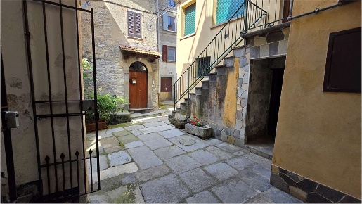 Foto Appartamento in Via Marconi, Moltrasio di 100 m² con 4 locali