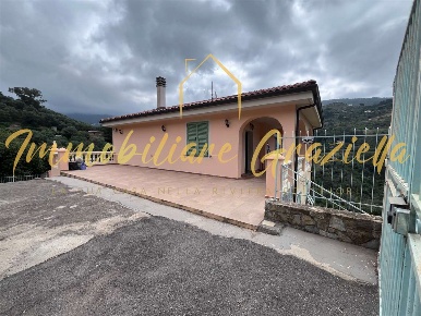 Foto Appartamento a Vallebona di 185 m² con 8 locali in vendita