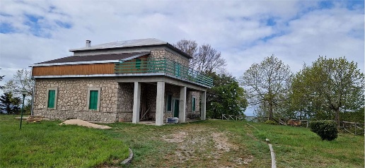 Foto Villa unifamiliare in Le Campore, Guarcino di 550 m² con 12 locali