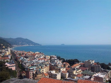 Foto Villa unifamiliare a Laigueglia di 160 m² con 5 locali in vendita