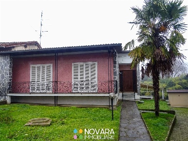 Foto Villa unifamiliare in Via Roma 61, Palestro Centro di 192 m²