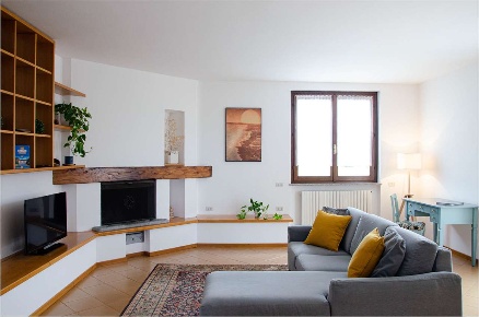 Foto Appartamento a Monvalle di 130 m² con 5 locali in affitto