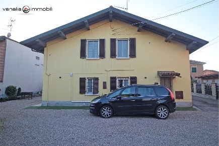 Foto Villa a schiera in VIA TRIESTE 18, Zeccone Centro di 120 m² in vendita