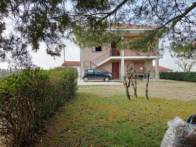 Foto Villa bifamiliare a Masio di 280 m² con 11 locali in vendita