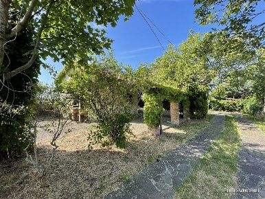 Foto Appartamento in Via La Fossola, Traversetolo di 290 m² con 14 locali