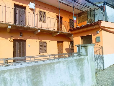 Foto Appartamento in CETRALE, Vogogna Centro di 100 m² con 4 locali