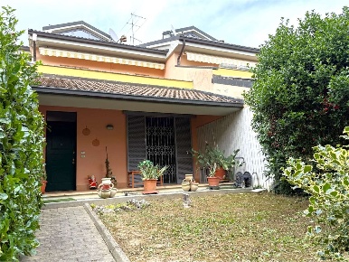 Foto Villa a schiera in via della Chiatta 26, Alessandria Orti di 290 m²