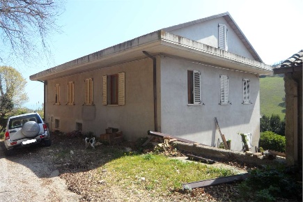 Foto Appartamento a Campofilone di 165 m² con 8 locali in vendita