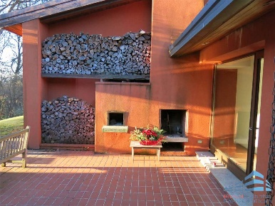 Foto Villa unifamiliare in Via Noga, Bolzano Novarese di 420 m² in vendita