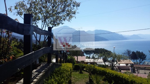 Foto Villa unifamiliare a Ispani Centro di 120 m² con 7 locali in vendita