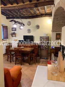 Foto Appartamento in Piazza Lama 13, Monticiano Lama di 57 m² con 3 locali
